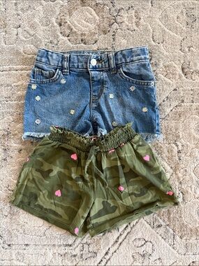 Girls 3T Denim Daisy Shorts & Camo Pink Heart Drawstring Shorts Set